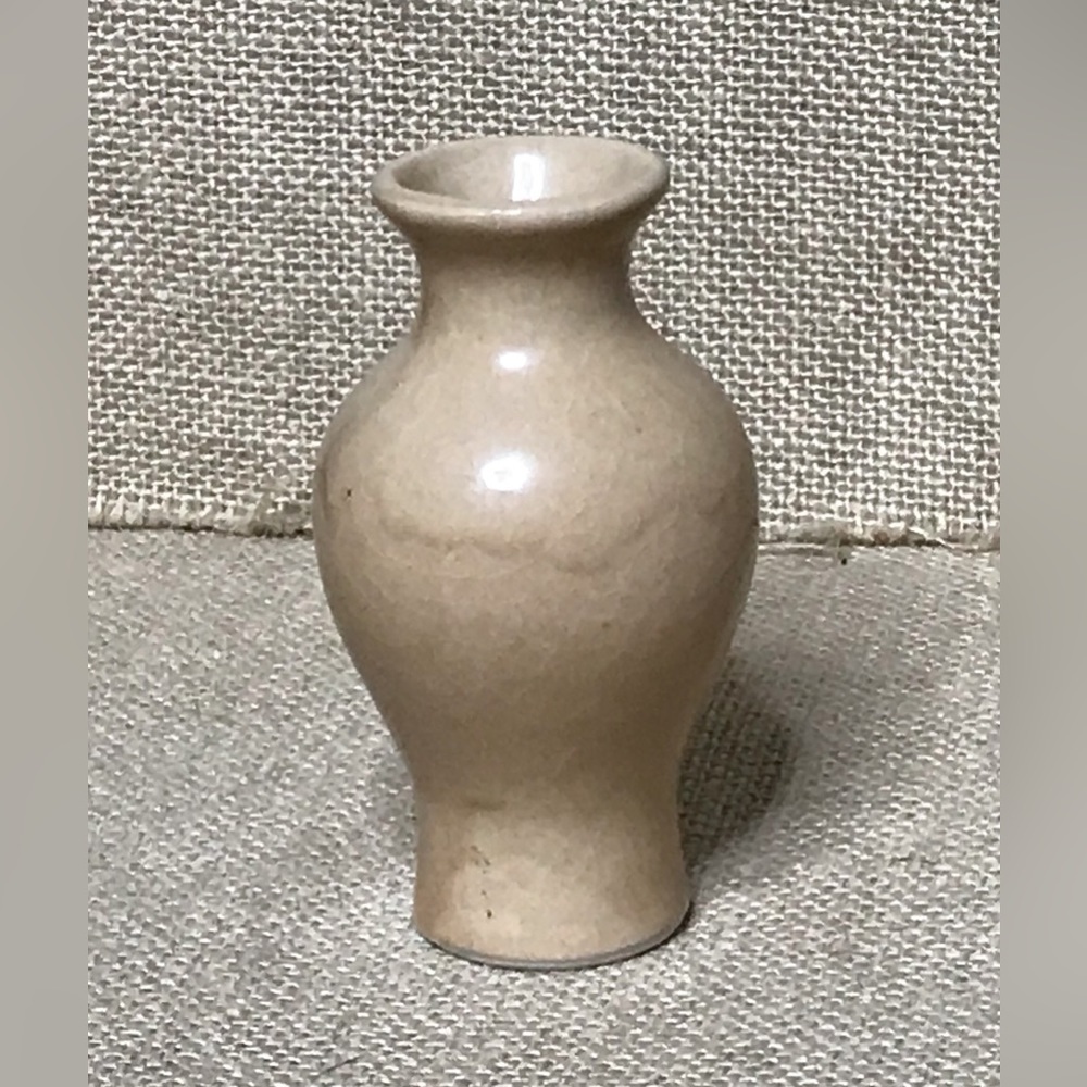 Vintage Miniature Floral Bud Vase 3 3/4 Inch Hand Painted Cottage Core Neutral - Picture 3 of 7